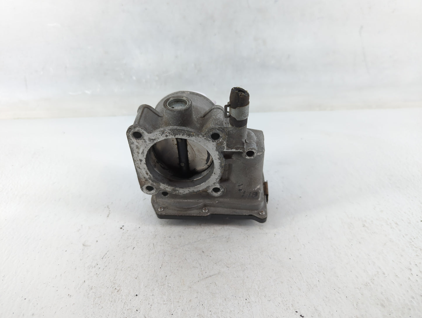 2013-2019 Nissan Sentra Throttle Body P/N:3RA60-01 A Fits Fits 2013 2014 2015 2016 2017 2018 2019 OEM Used Auto Parts - Oemu