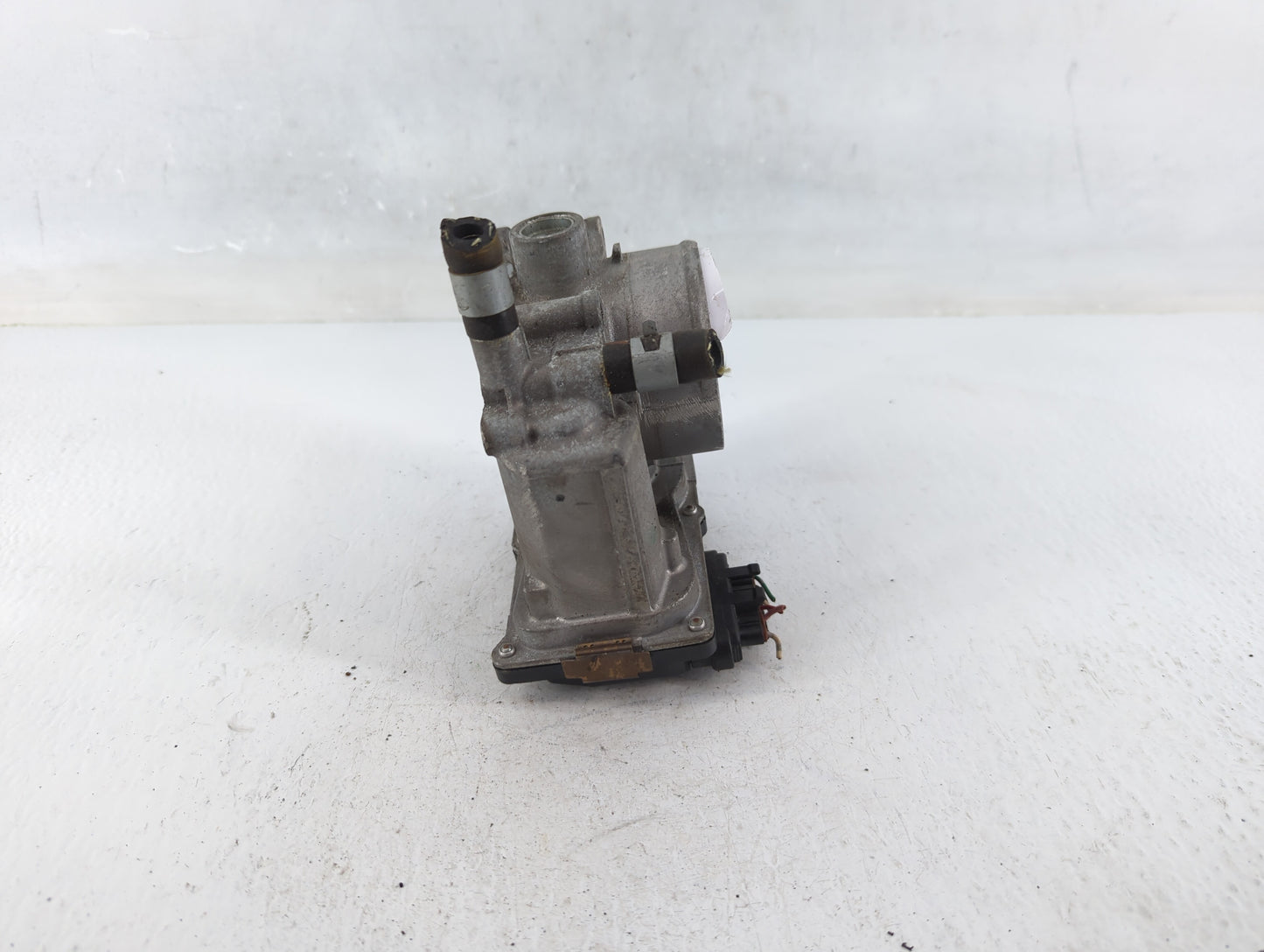 2013-2019 Nissan Sentra Throttle Body P/N:3RA60-01 A Fits Fits 2013 2014 2015 2016 2017 2018 2019 OEM Used Auto Parts - Oemu