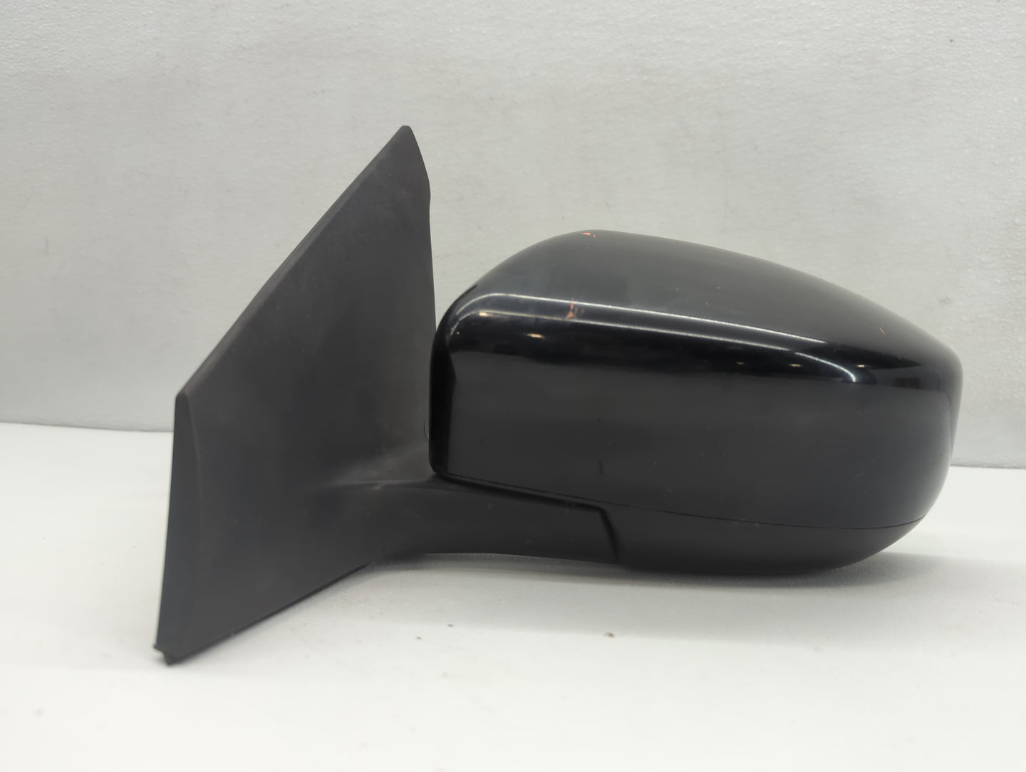 2016-2019 Nissan Sentra Driver Side View Mirror - Left Door Mirror OEM Used - Oemusedautoparts1.com