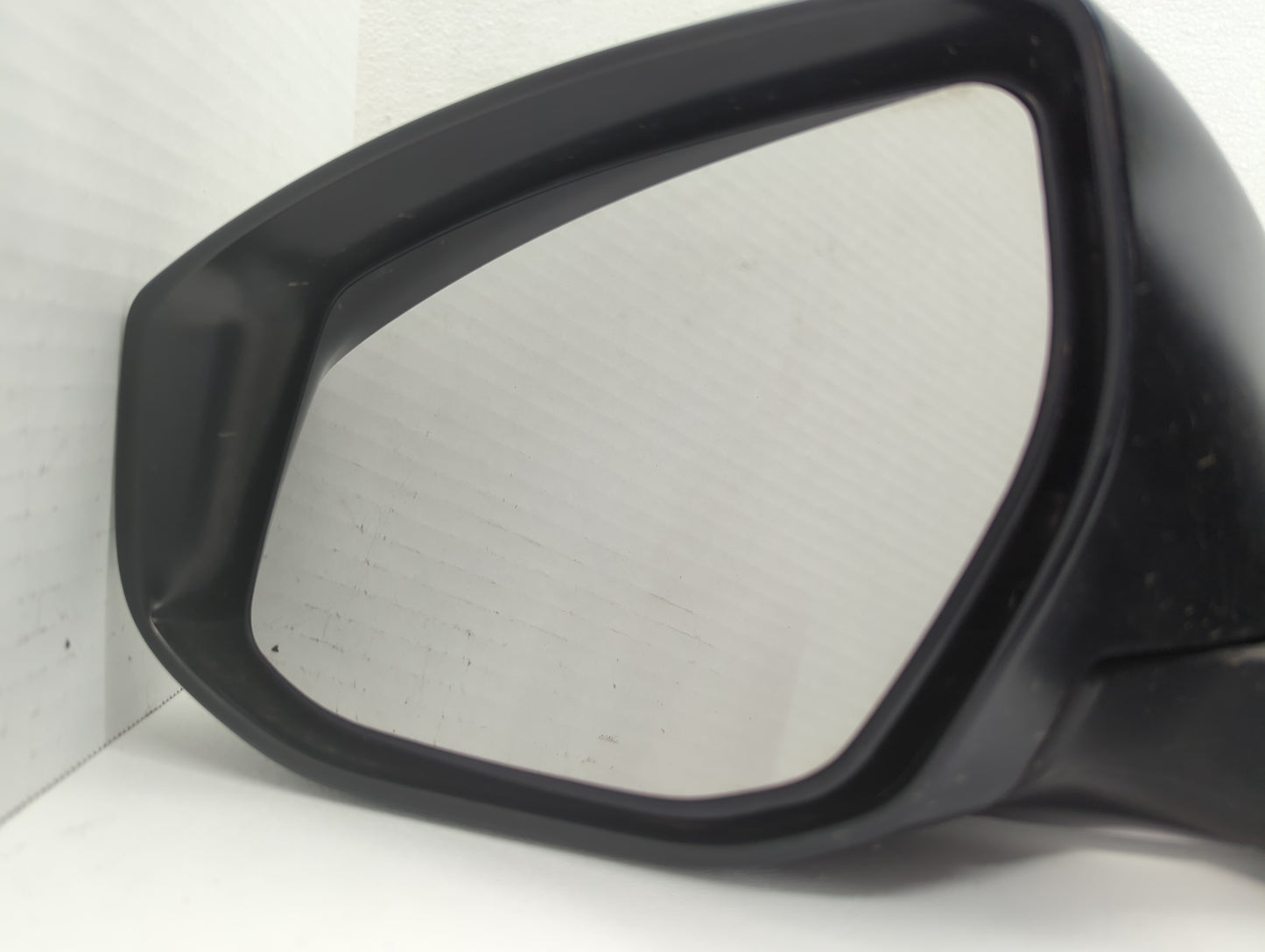 2016-2019 Nissan Sentra Driver Side View Mirror - Left Door Mirror OEM Used - Oemusedautoparts1.com