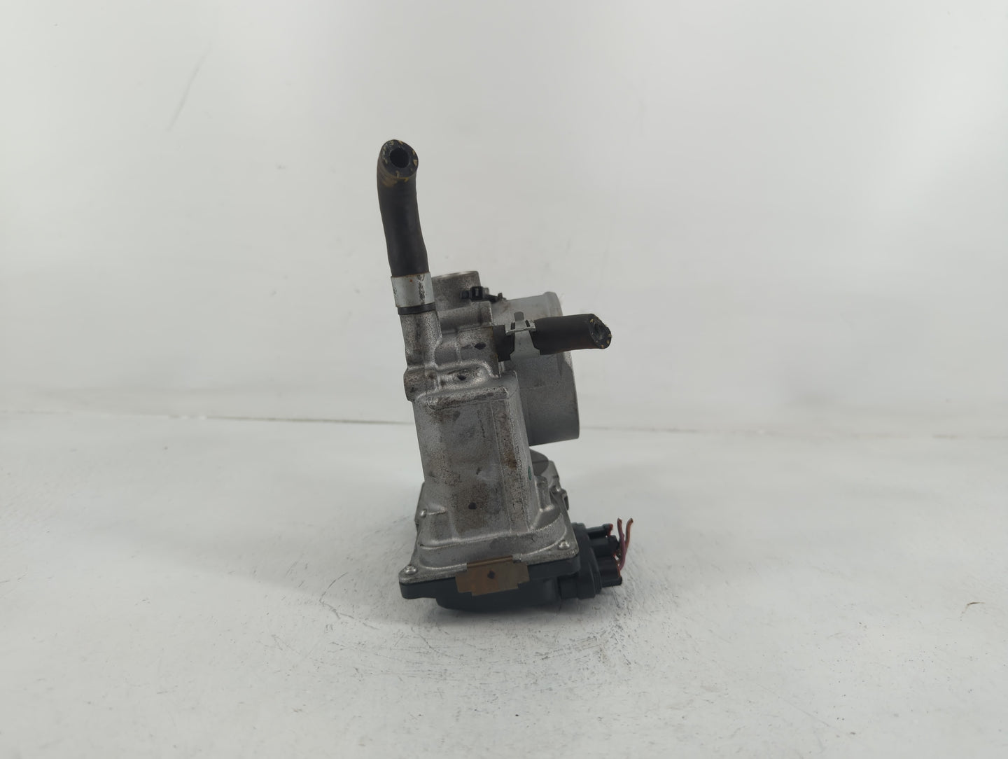 2013-2019 Nissan Sentra Throttle Body P/N:7A06 00704, 3RA60-01 B Fits Fits 2013 2014 2015 2016 2017 2018 2019 OEM Used Auto 