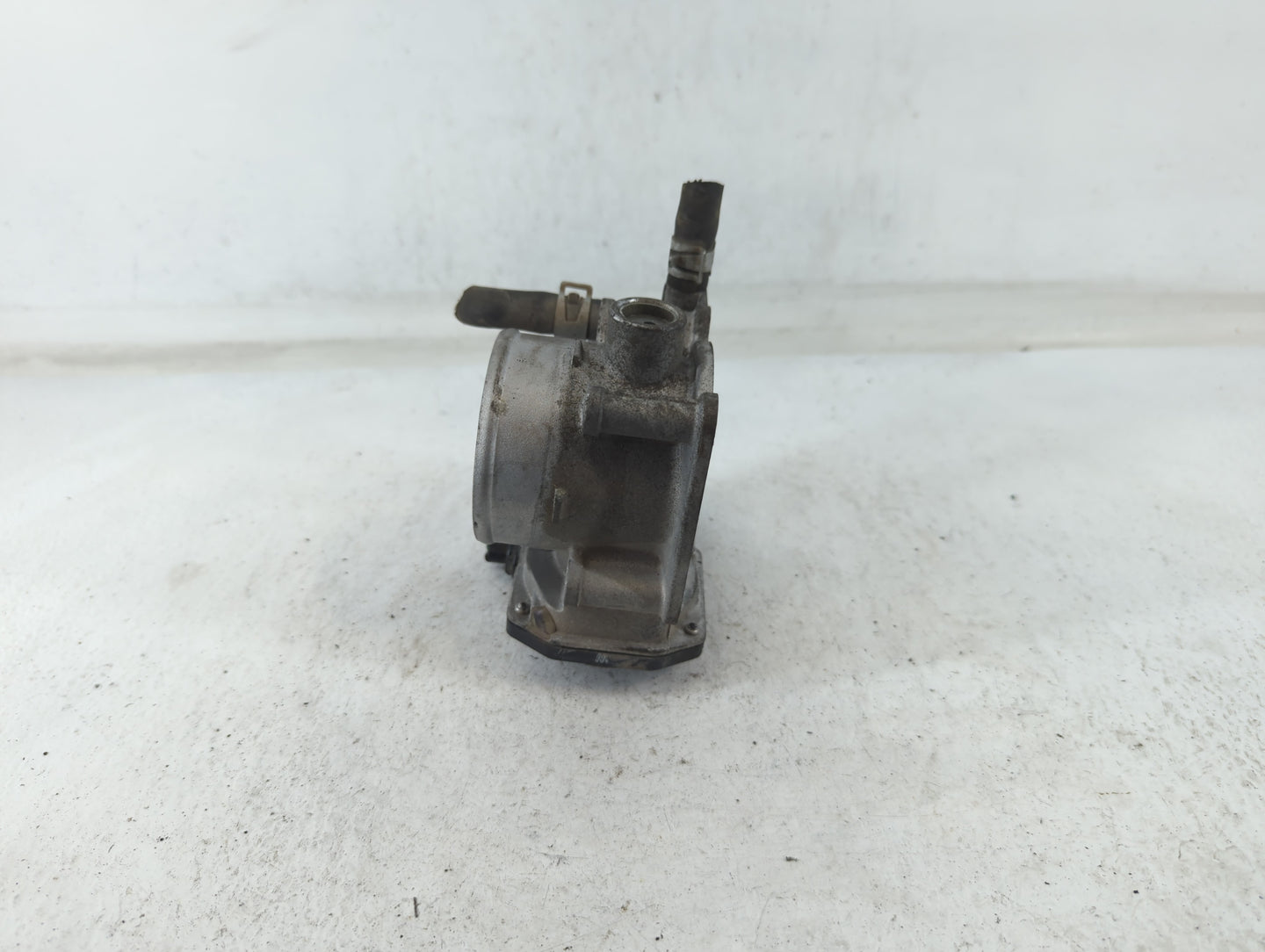 2013-2019 Nissan Sentra Throttle Body P/N:00449 7E08, 3RA60-01 B Fits Fits 2013 2014 2015 2016 2017 2018 2019 OEM Used Auto 