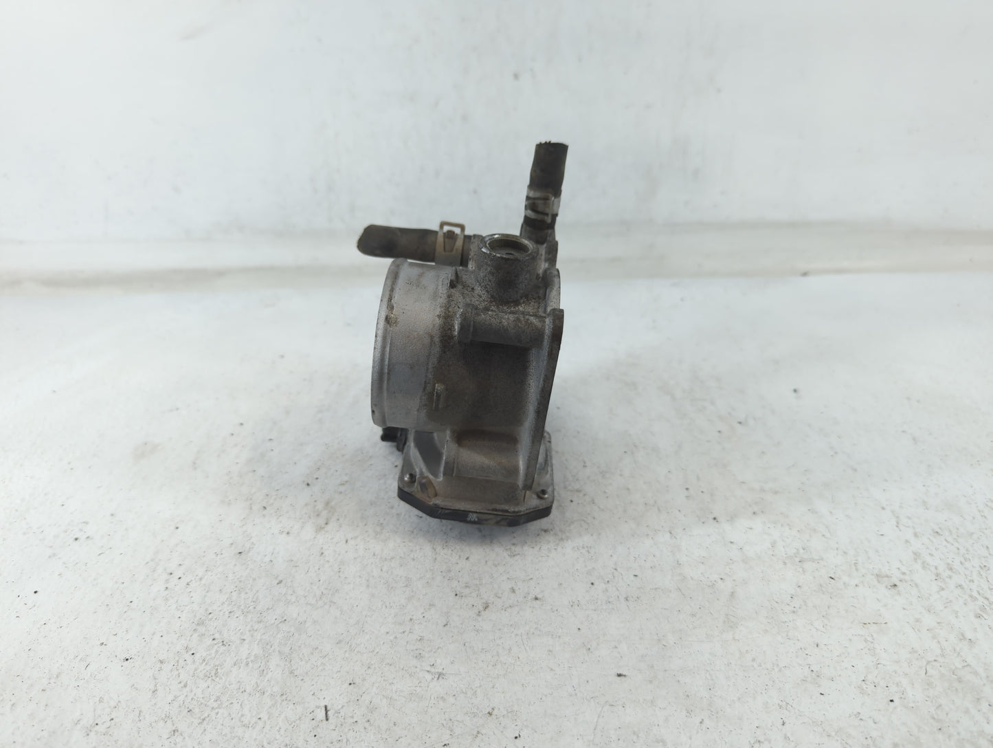2013-2019 Nissan Sentra Throttle Body P/N:00449 7E08, 3RA60-01 B Fits Fits 2013 2014 2015 2016 2017 2018 2019 OEM Used Auto 