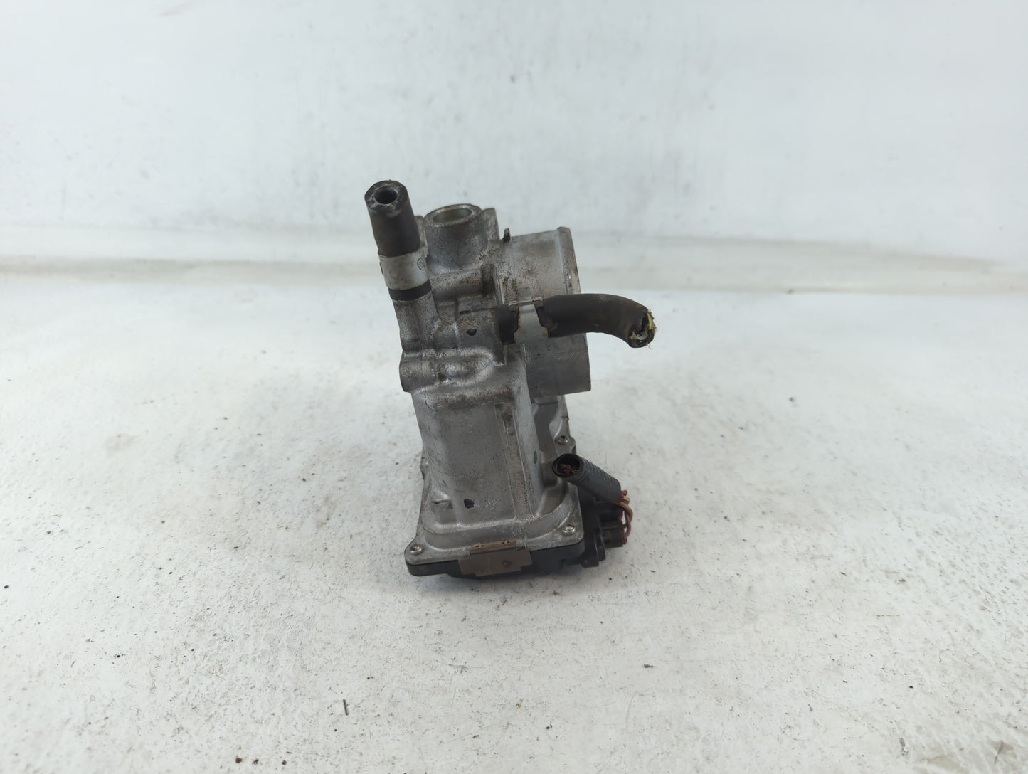 2013-2019 Nissan Sentra Throttle Body P/N:00449 7E08, 3RA60-01 B Fits Fits 2013 2014 2015 2016 2017 2018 2019 OEM Used Auto 