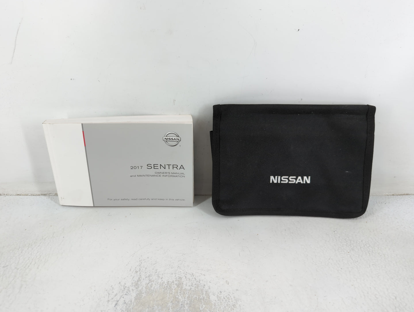 2017 Nissan Sentra Owners Manual Book Guide P/N:OM17EM 0B17U1 OEM Used Auto Parts - Oemusedautoparts1.com