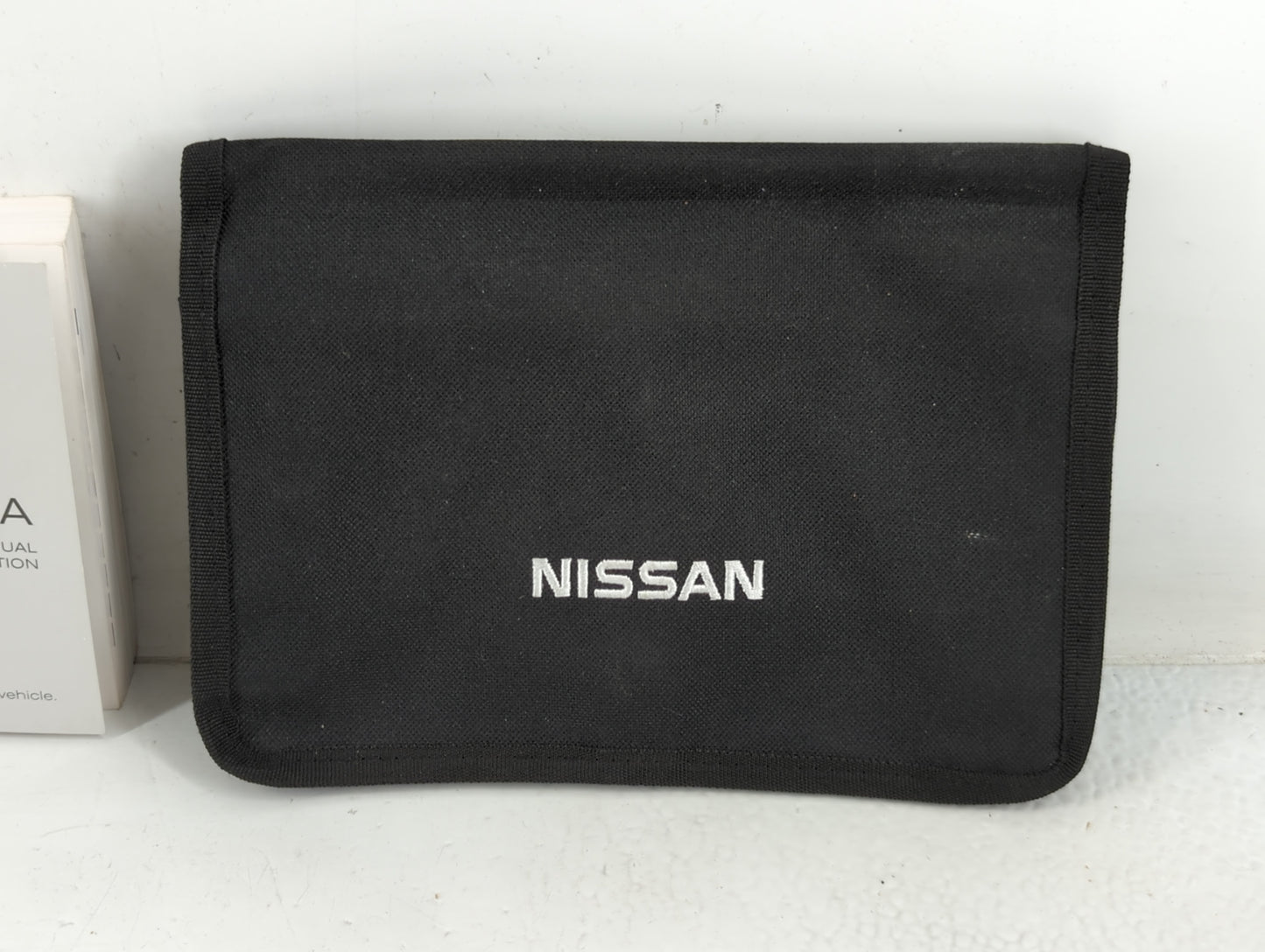 2017 Nissan Sentra Owners Manual Book Guide P/N:OM17EM 0B17U1 OEM Used Auto Parts - Oemusedautoparts1.com