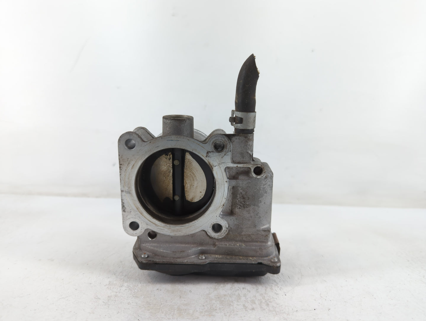 2013-2019 Nissan Sentra Throttle Body P/N:00894 6L15, 3RA60-01 B Fits Fits 2013 2014 2015 2016 2017 2018 2019 OEM Used Auto 
