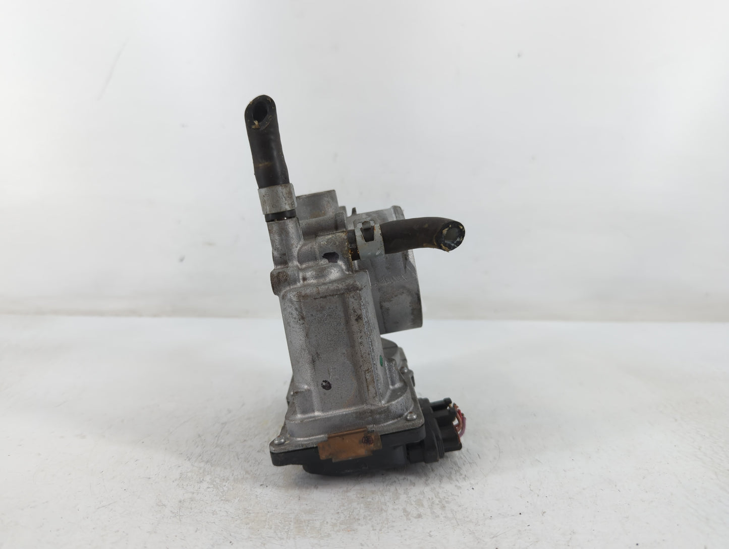 2013-2019 Nissan Sentra Throttle Body P/N:00894 6L15, 3RA60-01 B Fits Fits 2013 2014 2015 2016 2017 2018 2019 OEM Used Auto 