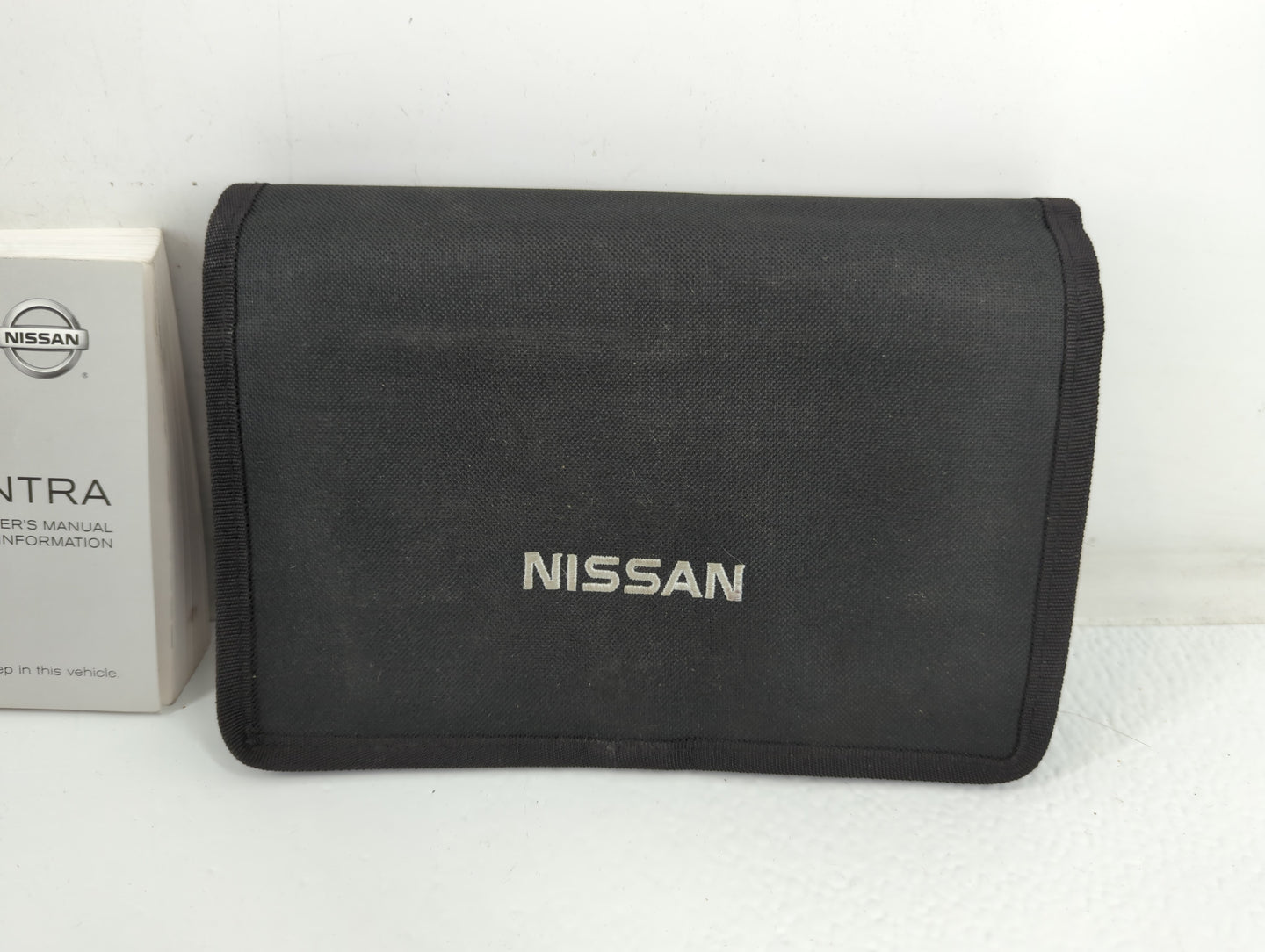 2017 Nissan Sentra Owners Manual Book Guide P/N:OM17EM 0B17U1 OEM Used Auto Parts - Oemusedautoparts1.com