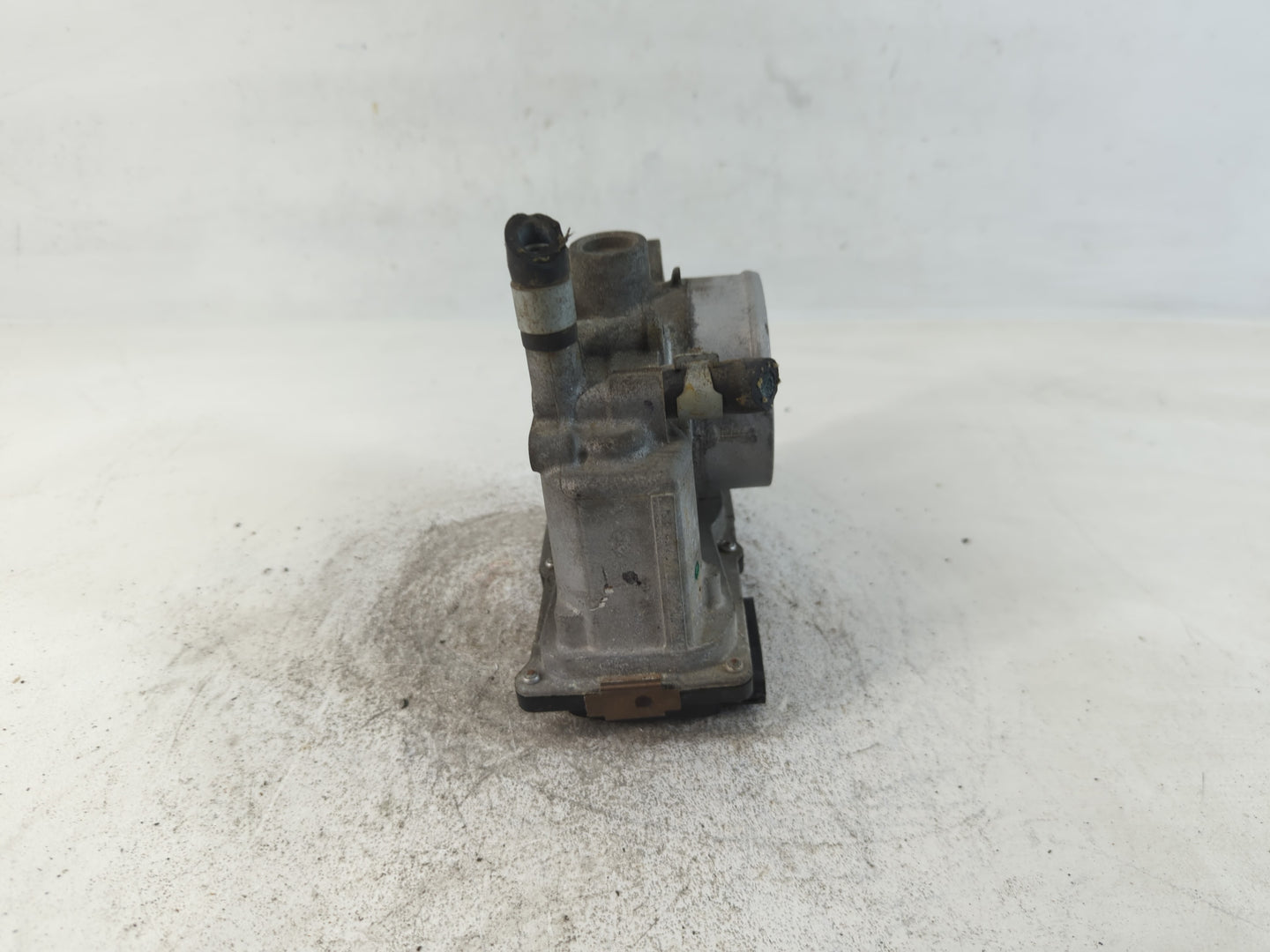 2013-2019 Nissan Sentra Throttle Body P/N:00165 3RA60-01 B Fits Fits 2013 2014 2015 2016 2017 2018 2019 OEM Used Auto Parts 