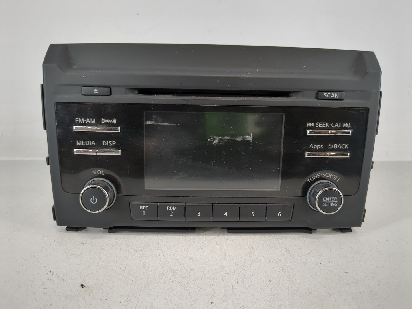 2016-2017 Nissan Titan Radio AM FM Cd Player Receiver Replacement P/N:28185 EZ20B Fits Fits 2016 2017 OEM Used Auto Parts - 