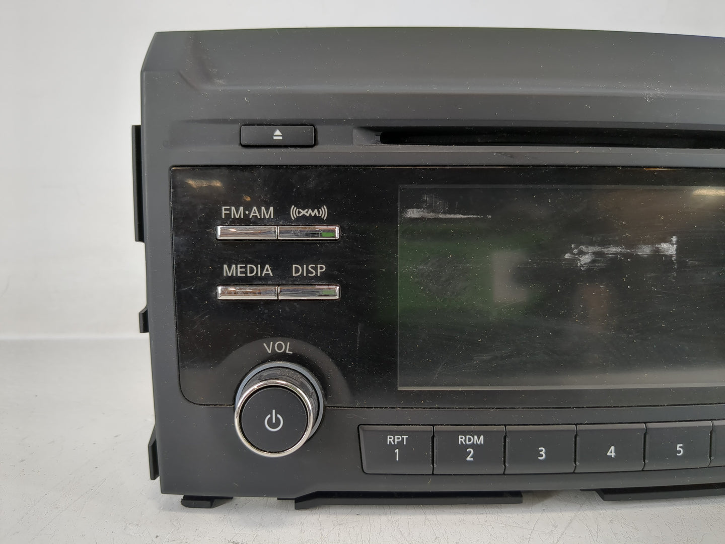 2016-2017 Nissan Titan Radio AM FM Cd Player Receiver Replacement P/N:28185 EZ20B Fits Fits 2016 2017 OEM Used Auto Parts - 