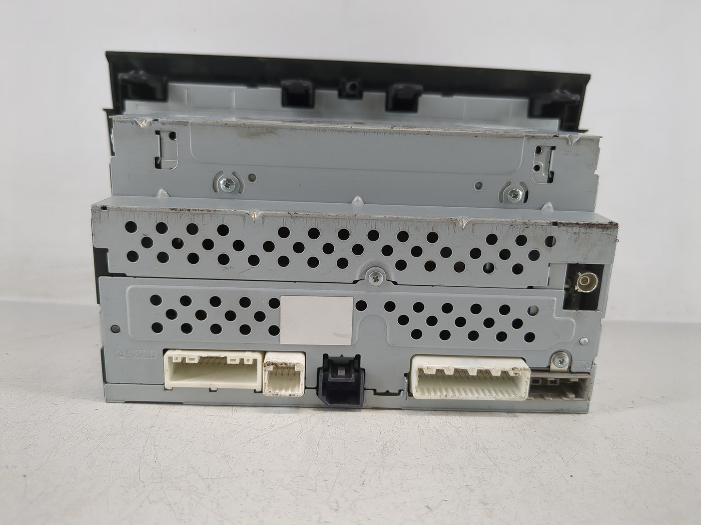 2016-2017 Nissan Titan Radio AM FM Cd Player Receiver Replacement P/N:28185 EZ20B Fits Fits 2016 2017 OEM Used Auto Parts - 