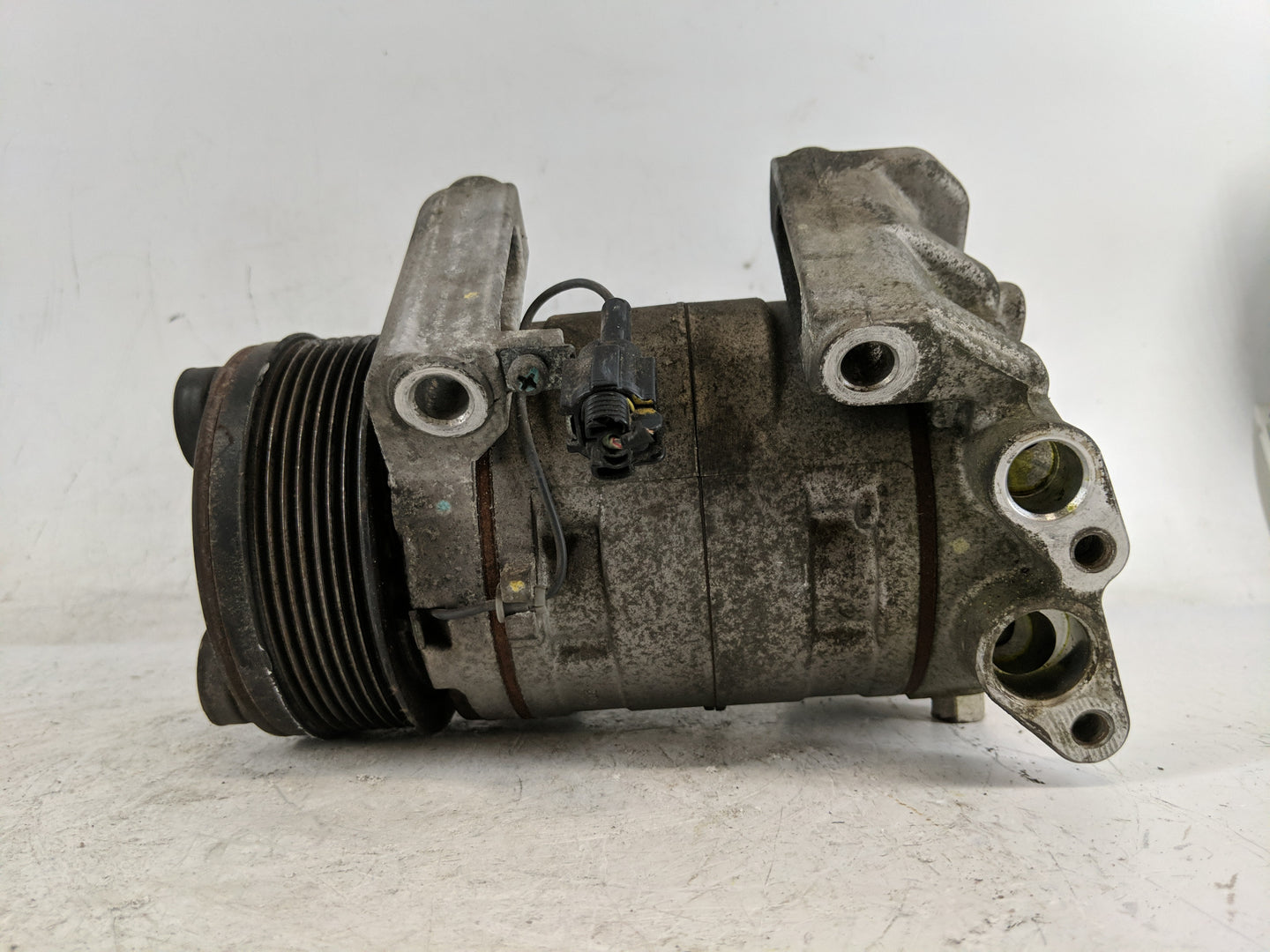 2017-2018 Nissan Titan Air Conditioning A/c Ac Compressor Oem - Oemusedautoparts1.com