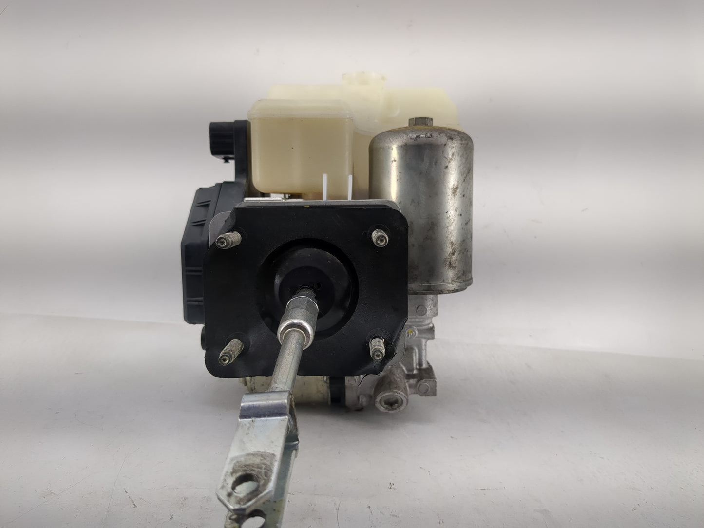 Nissan Titan Brake Master Cylinder - Oemusedautoparts1.com