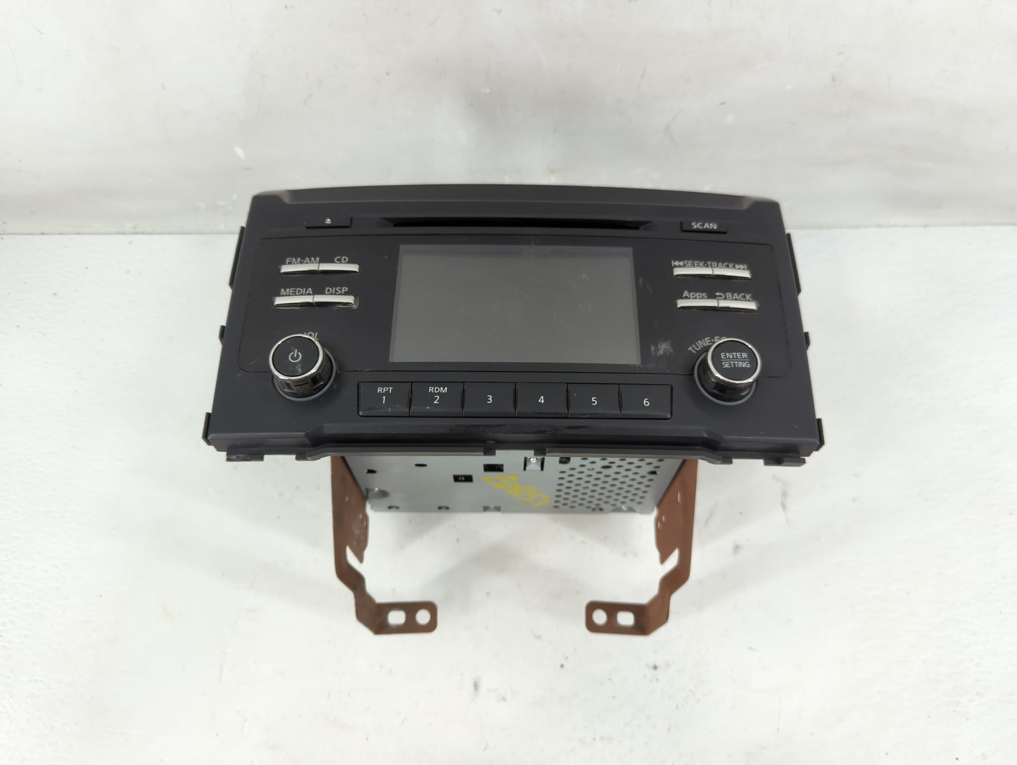 2016-2017 Nissan Titan Radio AM FM Cd Player Receiver Replacement P/N:28185 EZ30A Fits Fits 2016 2017 OEM Used Auto Parts - 