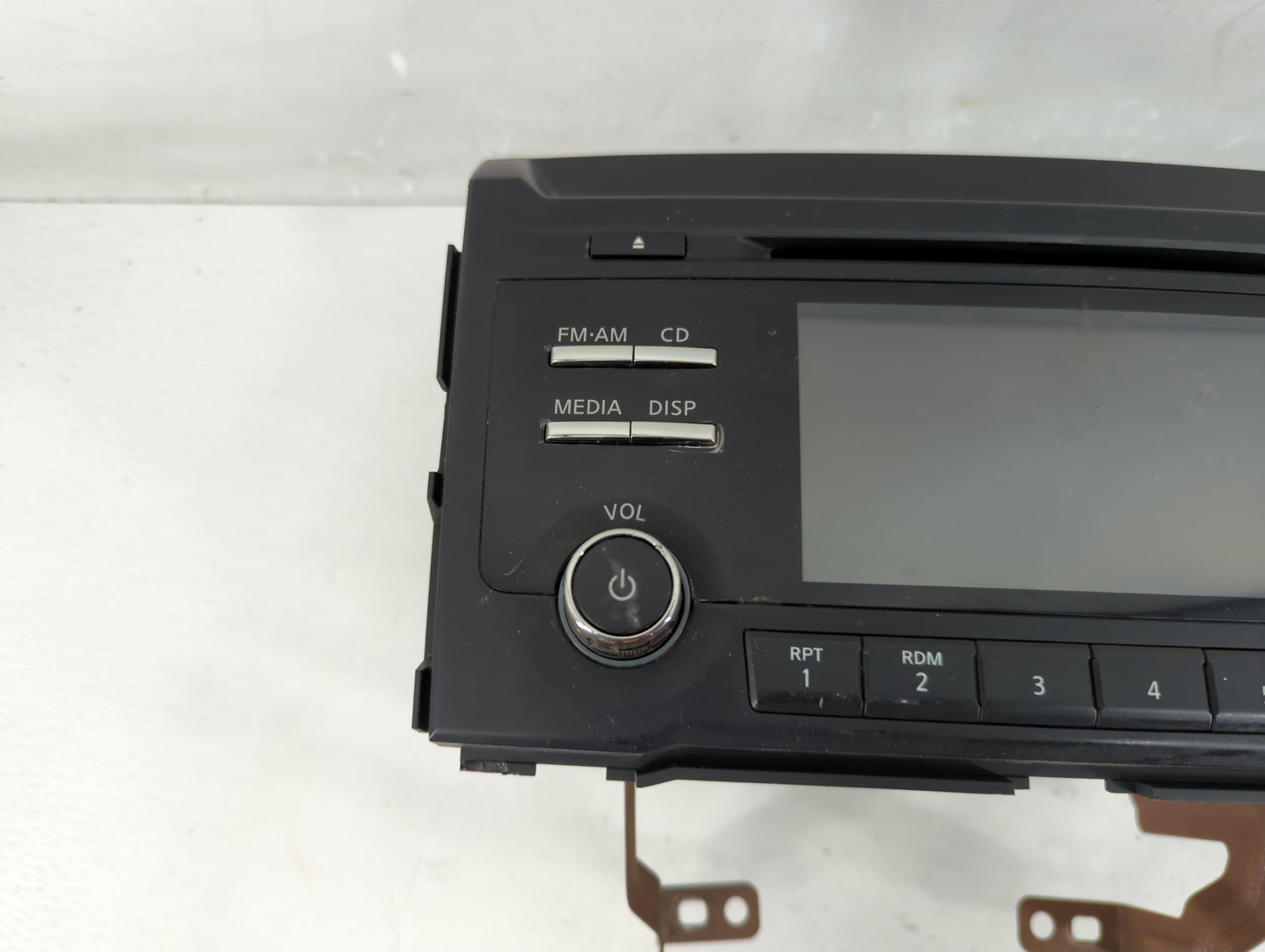 2016-2017 Nissan Titan Radio AM FM Cd Player Receiver Replacement P/N:28185 EZ30A Fits Fits 2016 2017 OEM Used Auto Parts - 