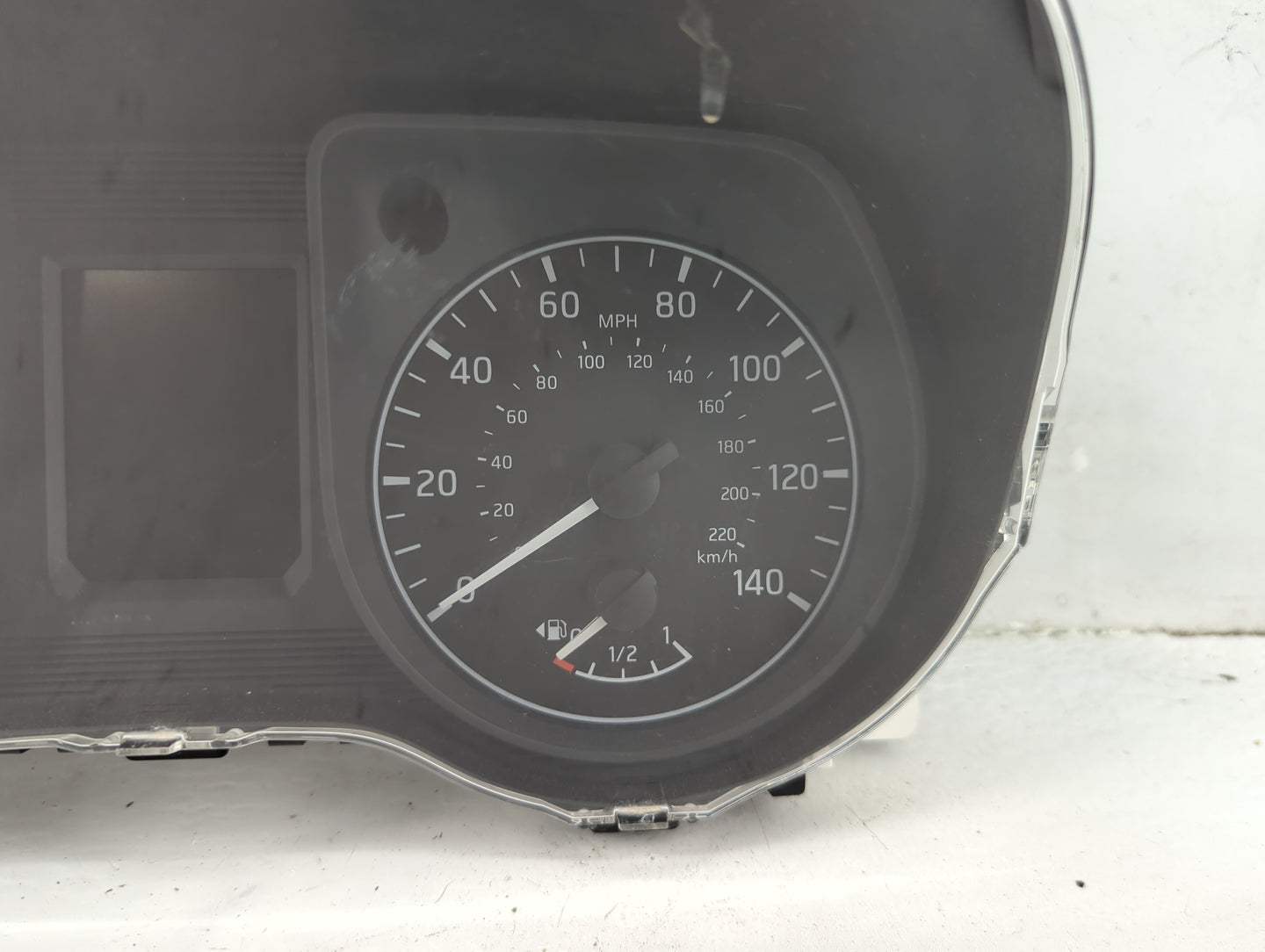 2017-2018 Nissan Titan Instrument Cluster Speedometer Gauges P/N:24810EZ03B Fits Fits 2017 2018 OEM Used Auto Parts - Oemuse