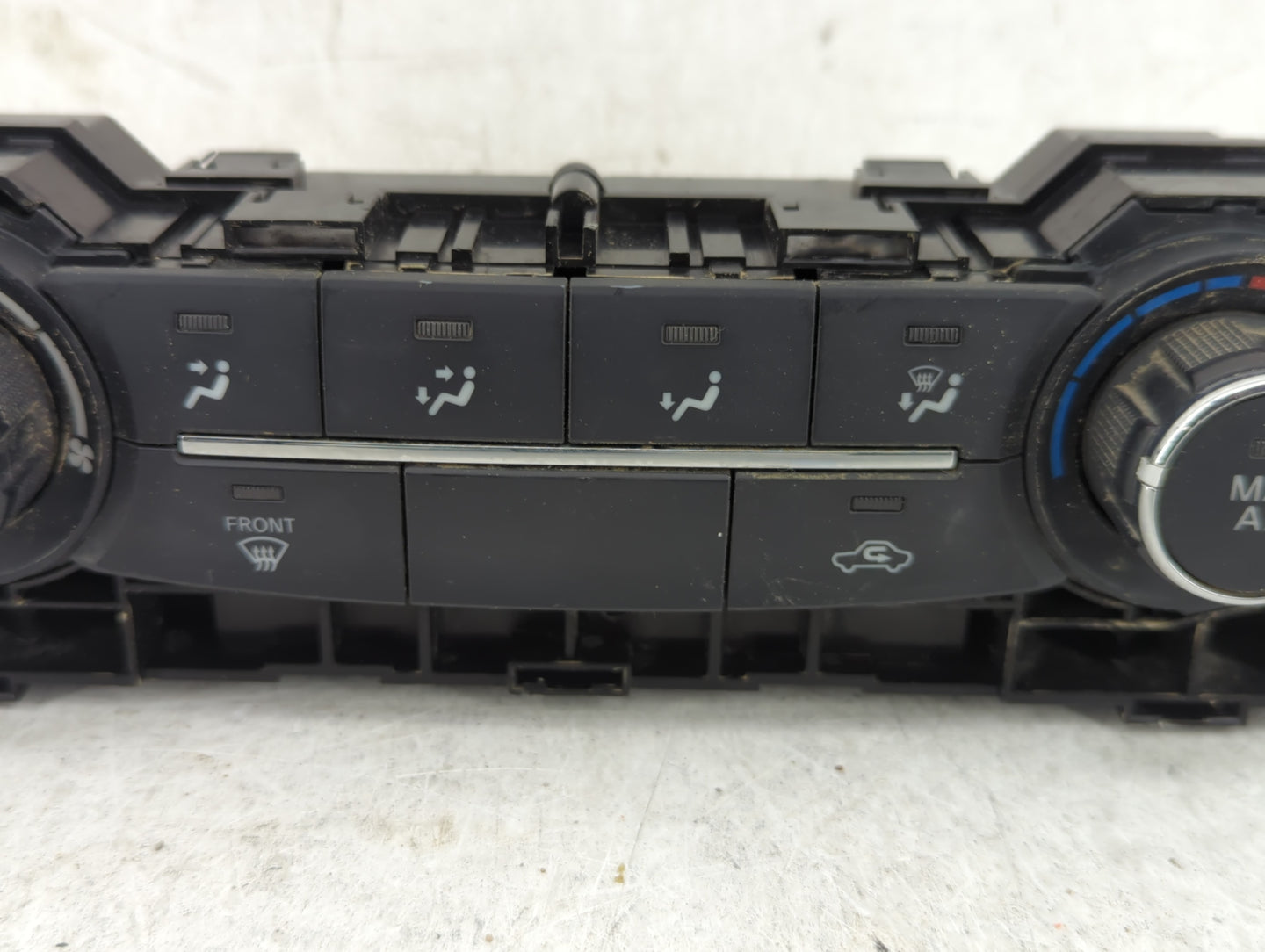 2016-2017 Nissan Titan Climate Control Module Temperature AC/Heater Replacement Fits Fits 2016 2017 OEM Used Auto Parts - Oe