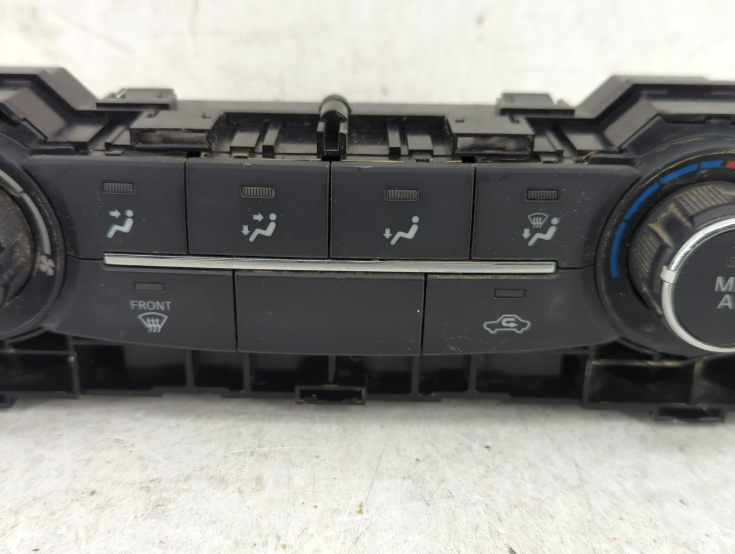 2016-2017 Nissan Titan Climate Control Module Temperature AC/Heater Replacement Fits Fits 2016 2017 OEM Used Auto Parts - Oe