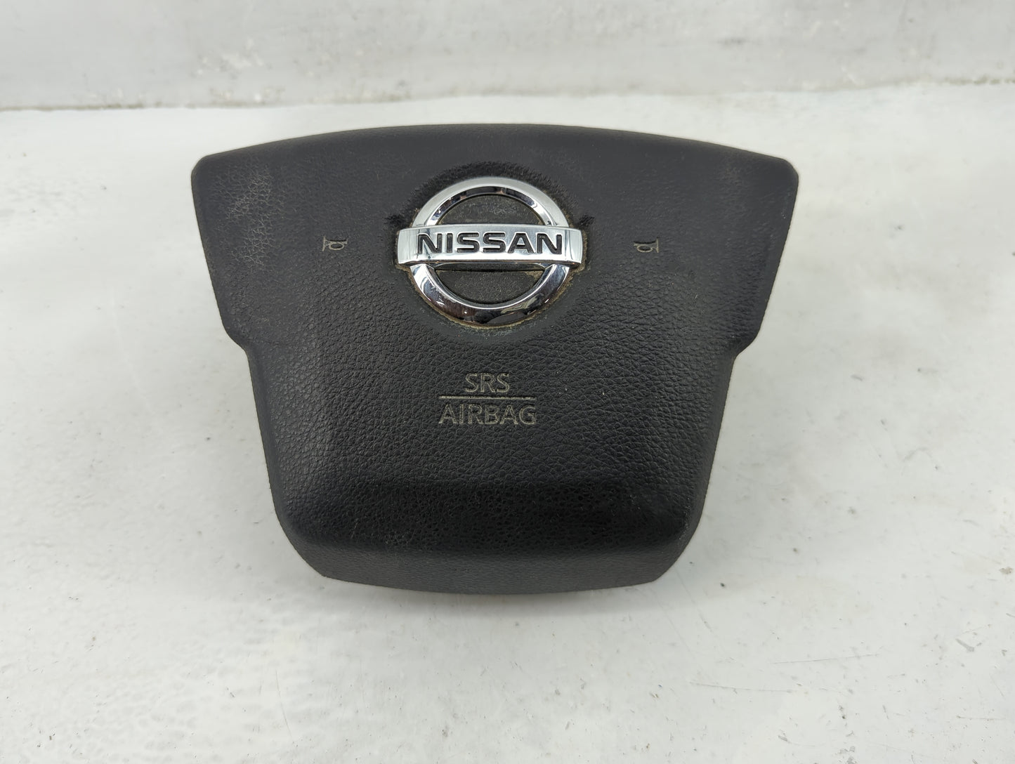 2016-2018 Nissan Titan Air Bag Driver Left Steering Wheel Mounted Fits Fits 2016 2017 2018 OEM Used Auto Parts - Oemusedauto