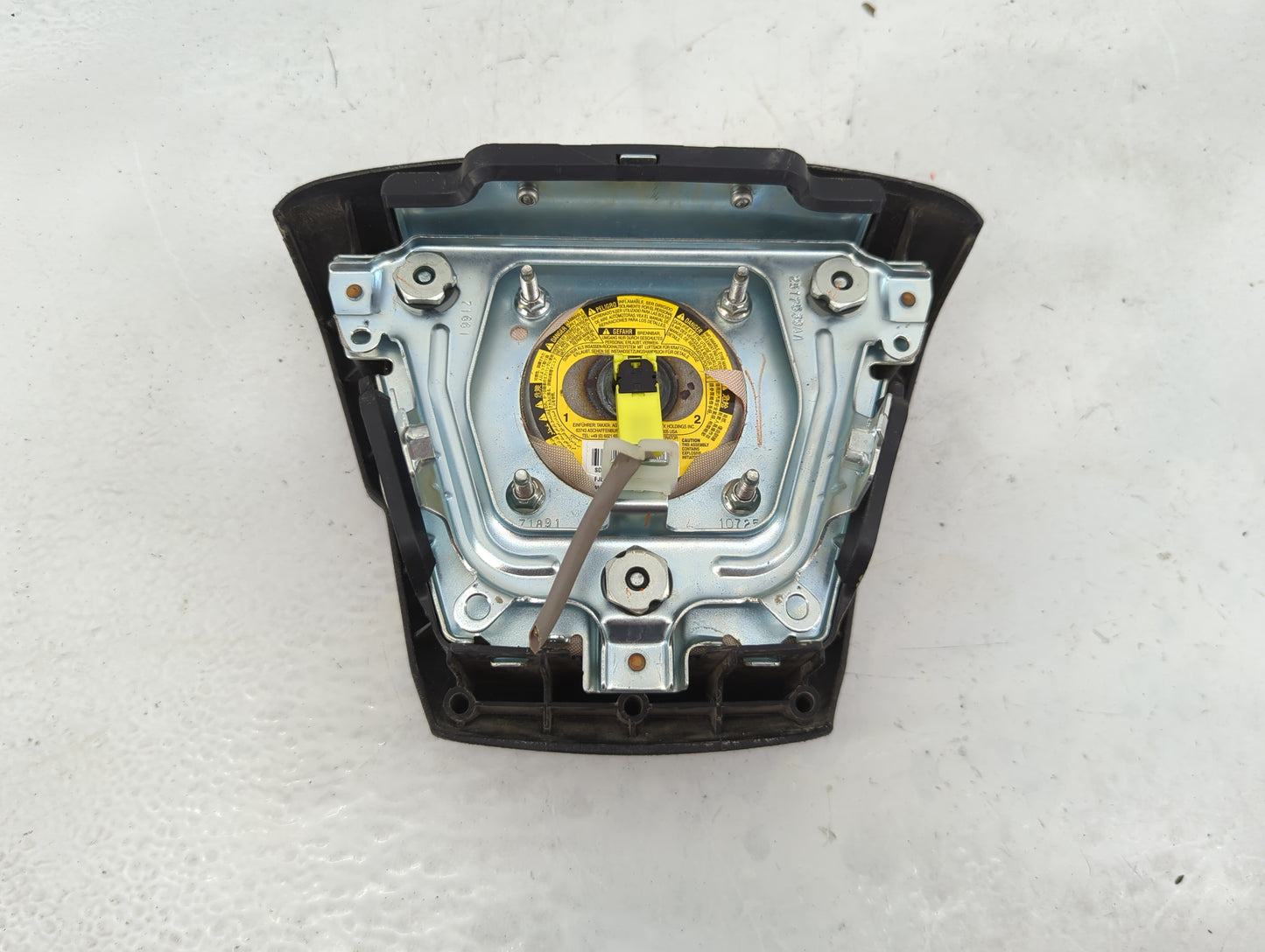 2016-2018 Nissan Titan Air Bag Driver Left Steering Wheel Mounted Fits Fits 2016 2017 2018 OEM Used Auto Parts - Oemusedauto