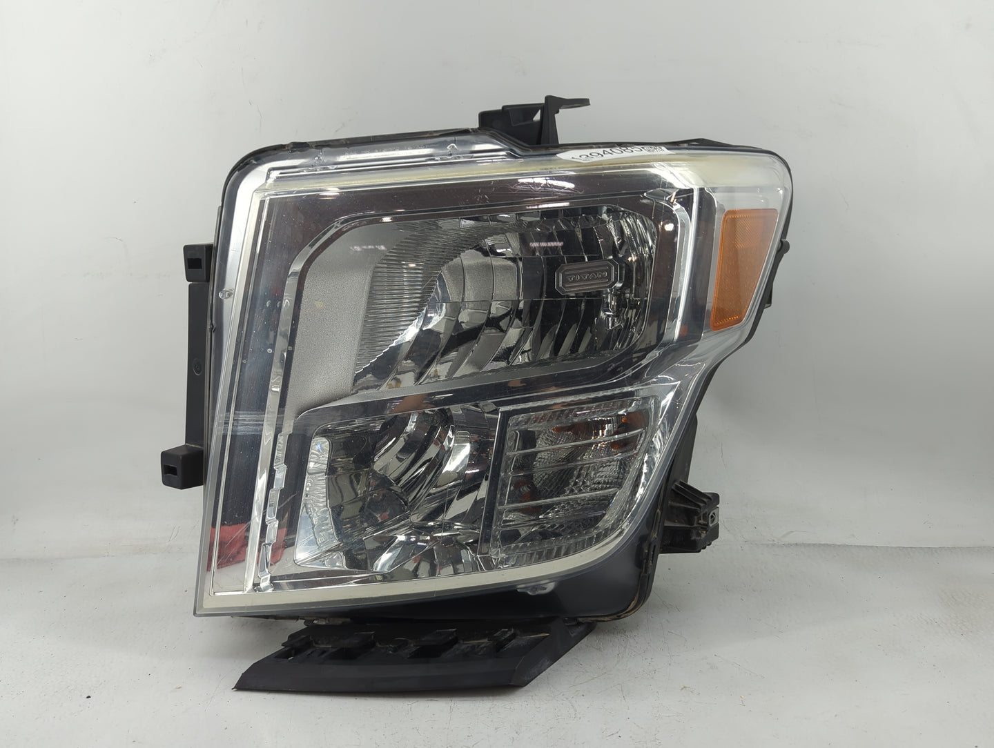 2017-2019 Nissan Titan Driver Left Oem Head Light Headlight Lamp - Oemusedautoparts1.com