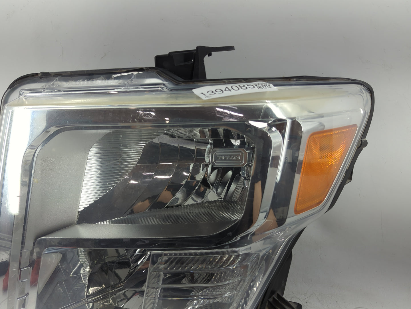 2017-2019 Nissan Titan Driver Left Oem Head Light Headlight Lamp - Oemusedautoparts1.com