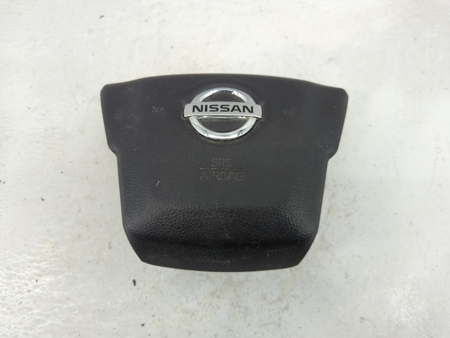 2016-2018 Nissan Titan Air Bag Driver Left Steering Wheel Mounted P/N:985109FS8A Fits Fits 2016 2017 2018 OEM Used Auto Part