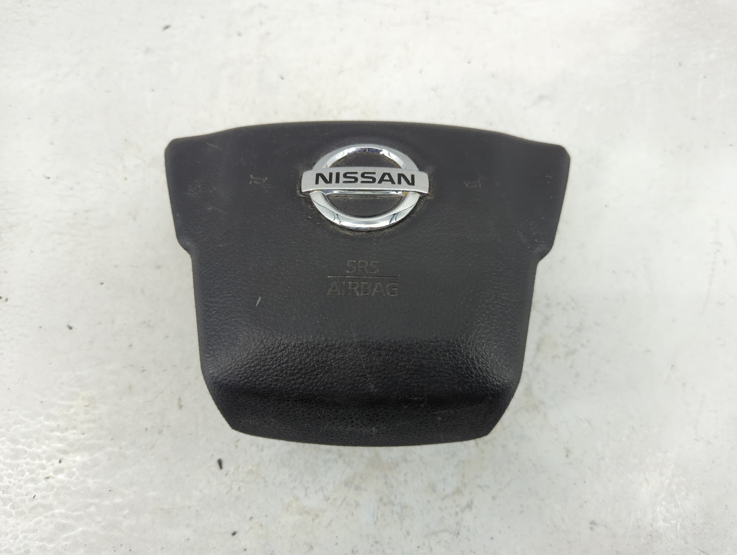 2016-2018 Nissan Titan Air Bag Driver Left Steering Wheel Mounted P/N:985109FS8A Fits Fits 2016 2017 2018 OEM Used Auto Part