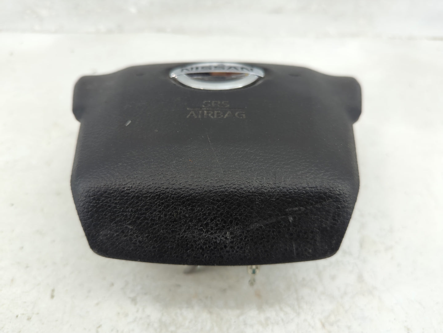 2016-2018 Nissan Titan Air Bag Driver Left Steering Wheel Mounted P/N:985109FS8A Fits Fits 2016 2017 2018 OEM Used Auto Part