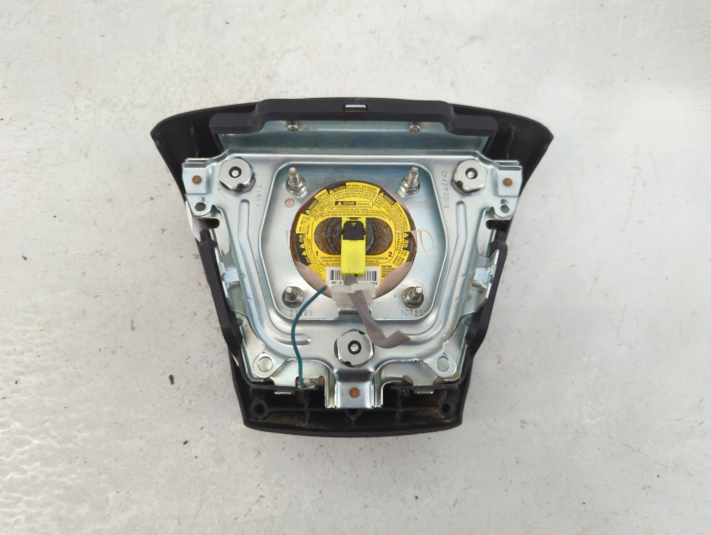2016-2018 Nissan Titan Air Bag Driver Left Steering Wheel Mounted P/N:985109FS8A Fits Fits 2016 2017 2018 OEM Used Auto Part