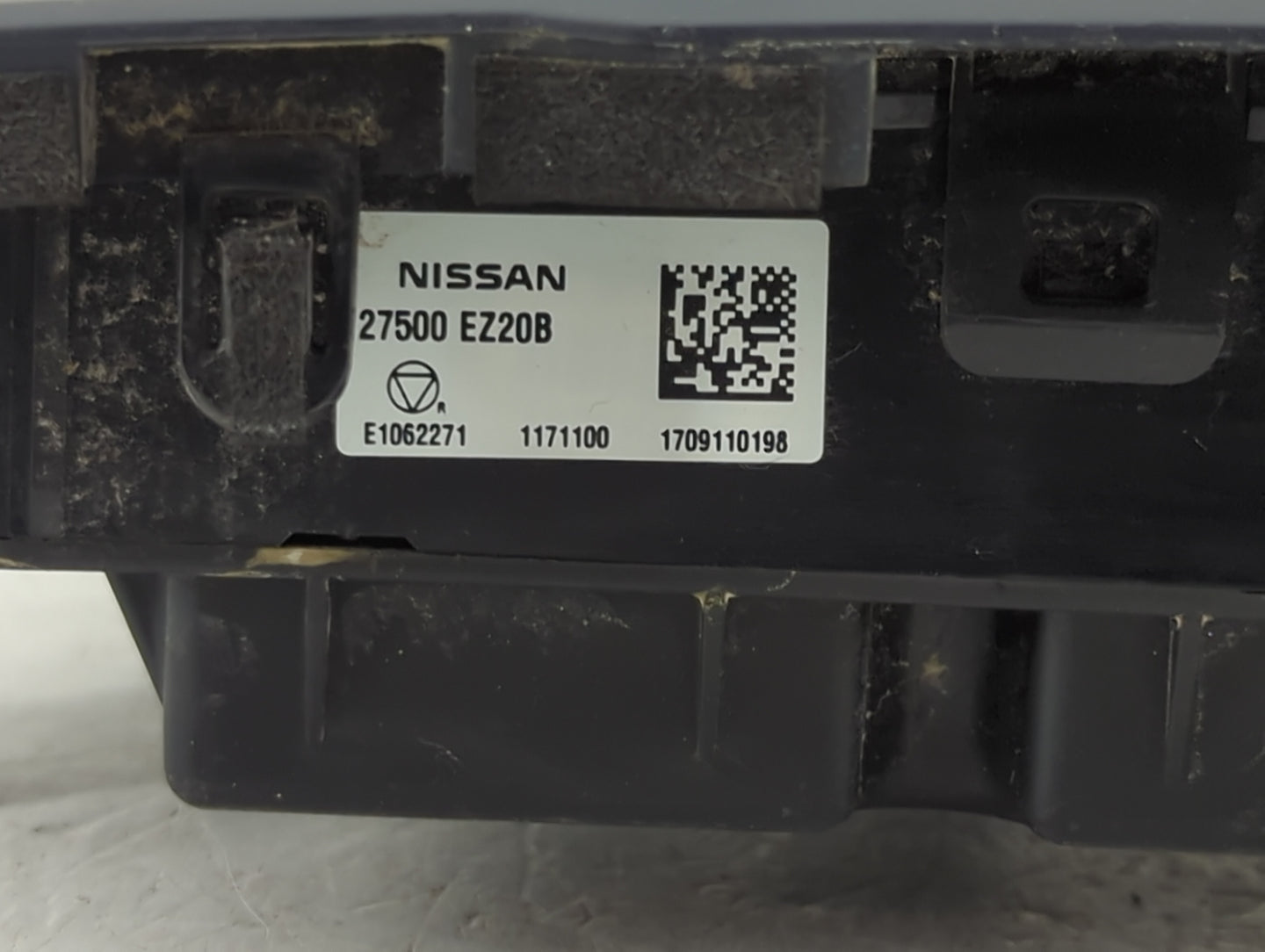 2016-2022 Nissan Titan Climate Control Module Temperature AC/Heater Replacement P/N:27500-EZ20B Fits OEM Used Auto Parts - O
