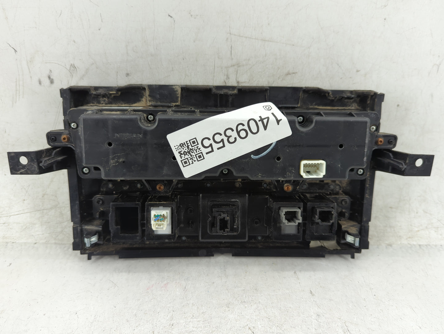 2016-2022 Nissan Titan Climate Control Module Temperature AC/Heater Replacement P/N:27500-EZ20B Fits OEM Used Auto Parts - O