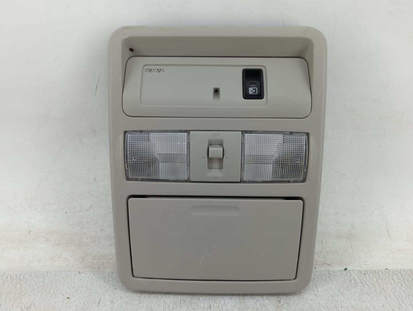 2017 Nissan Titan Overhead Roof Console - Oemusedautoparts1.com