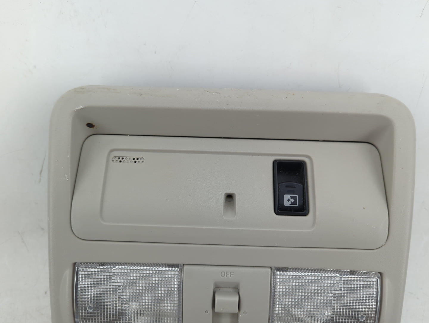 2017 Nissan Titan Overhead Roof Console - Oemusedautoparts1.com