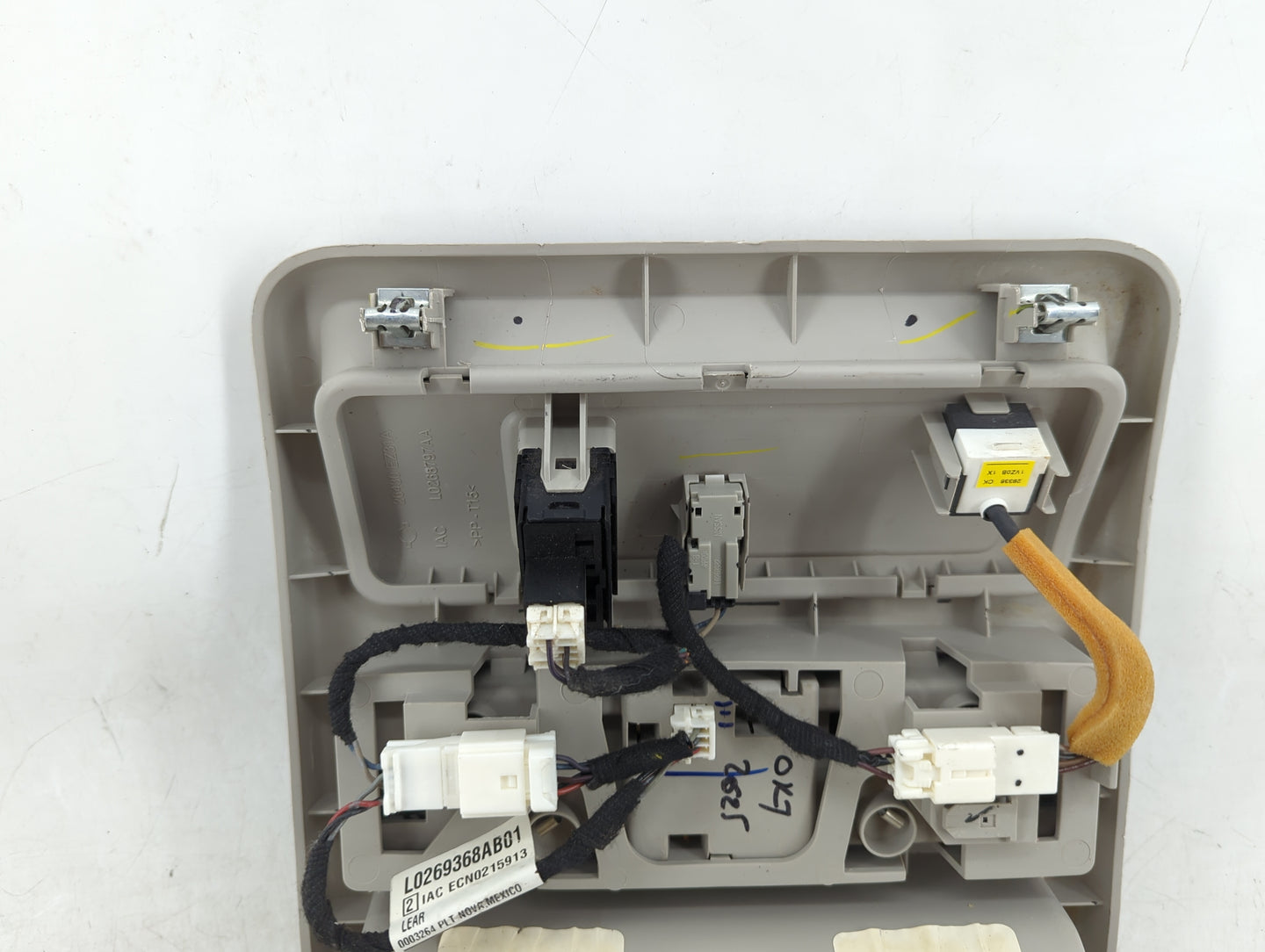2017 Nissan Titan Overhead Roof Console - Oemusedautoparts1.com