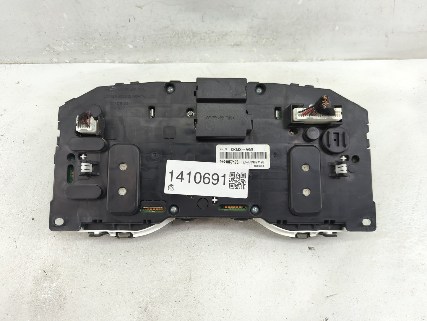 2017-2018 Nissan Titan Instrument Cluster Speedometer Gauges P/N:CKMX-AGS Fits Fits 2017 2018 OEM Used Auto Parts - Oemuseda
