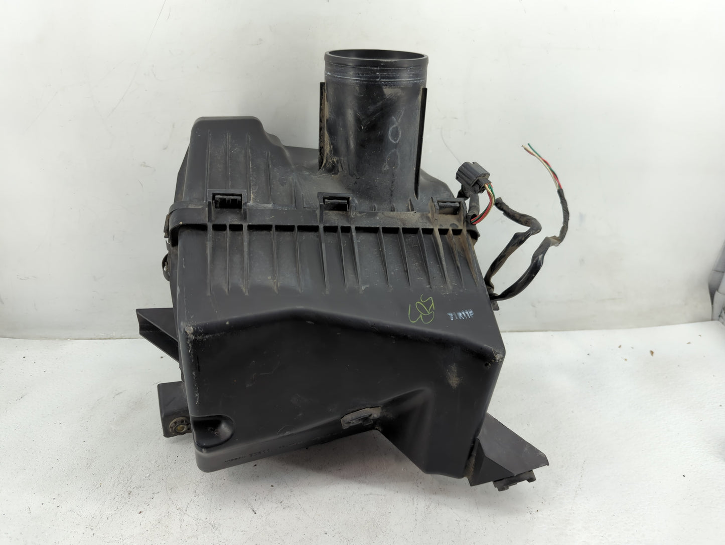 2017-2022 Nissan Titan Air Cleaner Intake-duct Hose Tube - Oemusedautoparts1.com