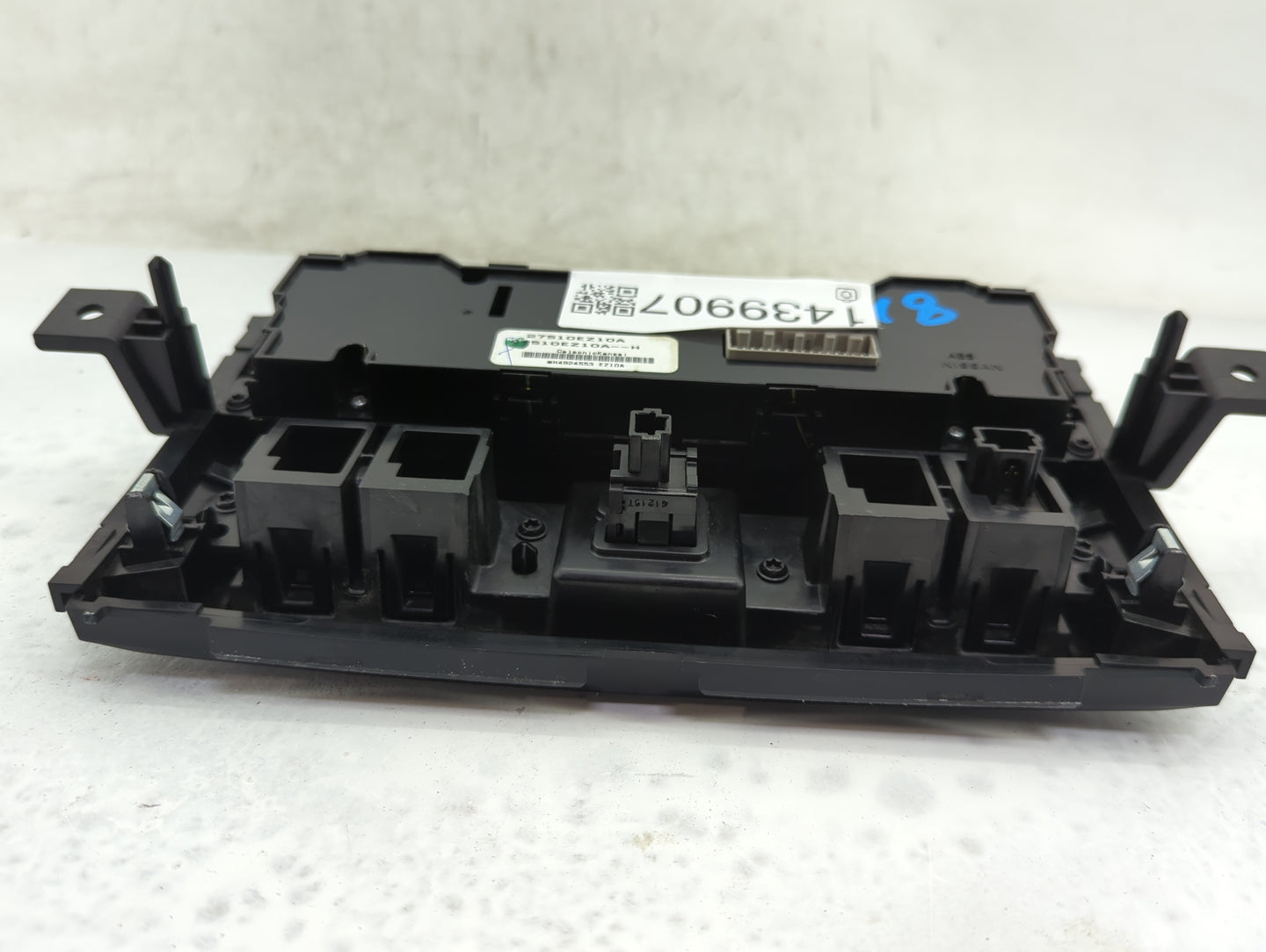 2016-2017 Nissan Titan Climate Control Module Temperature AC/Heater Replacement P/N:27510EZ10A Fits Fits 2016 2017 OEM Used 