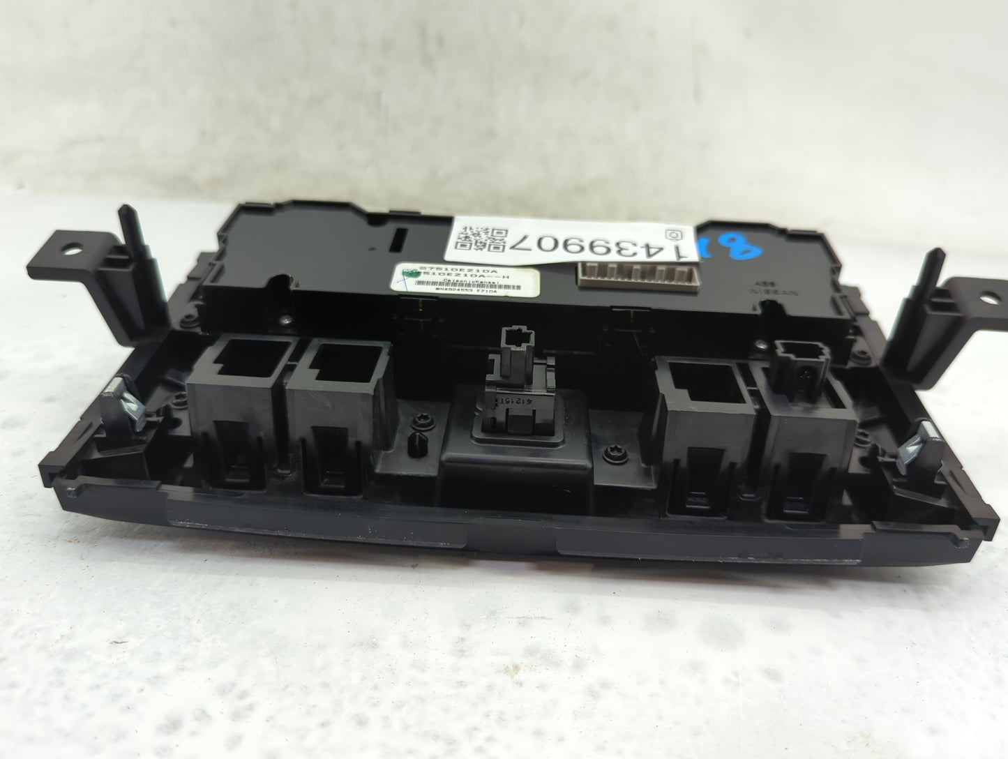 2016-2017 Nissan Titan Climate Control Module Temperature AC/Heater Replacement P/N:27510EZ10A Fits Fits 2016 2017 OEM Used 