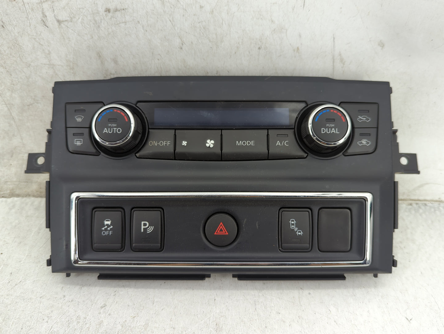 2016-2022 Nissan Titan Climate Control Module Temperature AC/Heater Replacement P/N:27500 EZ20B Fits OEM Used Auto Parts - O