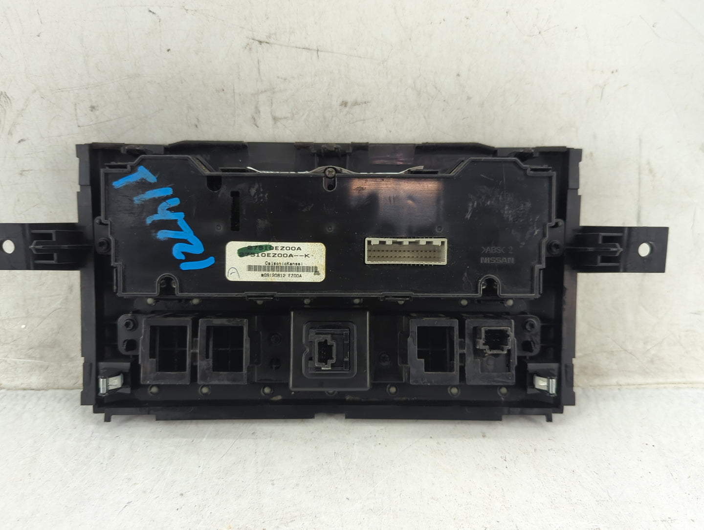 2016-2017 Nissan Titan Climate Control Module Temperature AC/Heater Replacement P/N:27510EZ00A 27510EZ00A--K Fits Fits 2016 