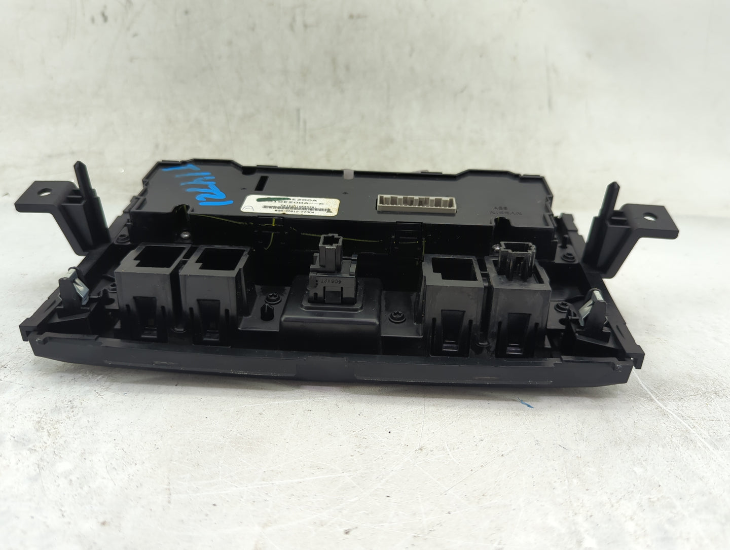 2016-2017 Nissan Titan Climate Control Module Temperature AC/Heater Replacement P/N:27510EZ00A 27510EZ00A--K Fits Fits 2016 