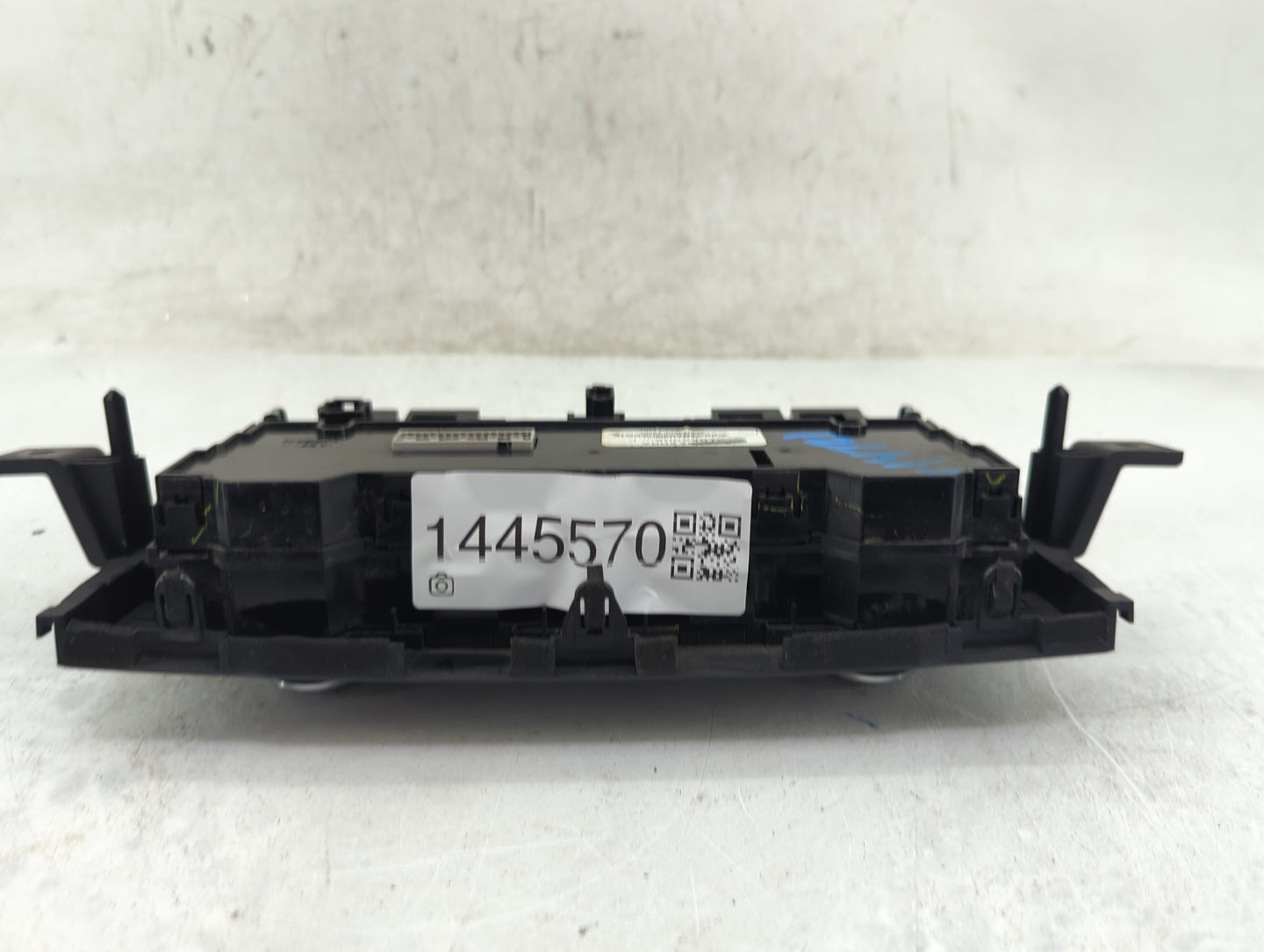2016-2017 Nissan Titan Climate Control Module Temperature AC/Heater Replacement P/N:27510EZ00A 27510EZ00A--K Fits Fits 2016 