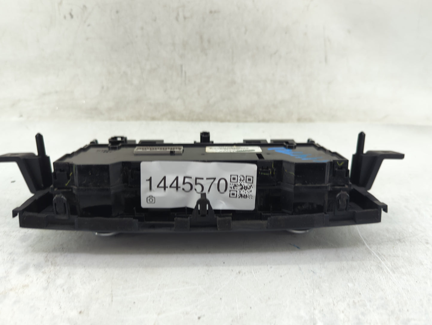 2016-2017 Nissan Titan Climate Control Module Temperature AC/Heater Replacement P/N:27510EZ00A 27510EZ00A--K Fits Fits 2016 