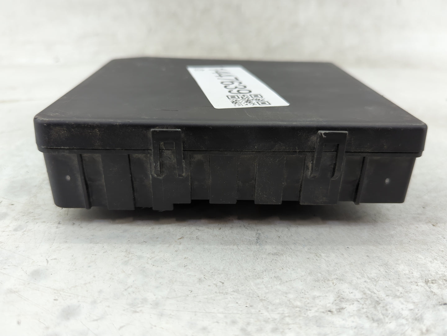 2017-2017 Nissan Titan Power Supply Control Module 284b6 Ez30b - Oemusedautoparts1.com