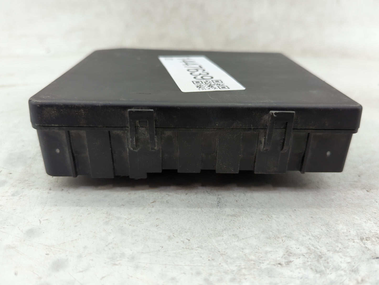 2017-2017 Nissan Titan Power Supply Control Module 284b6 Ez30b - Oemusedautoparts1.com