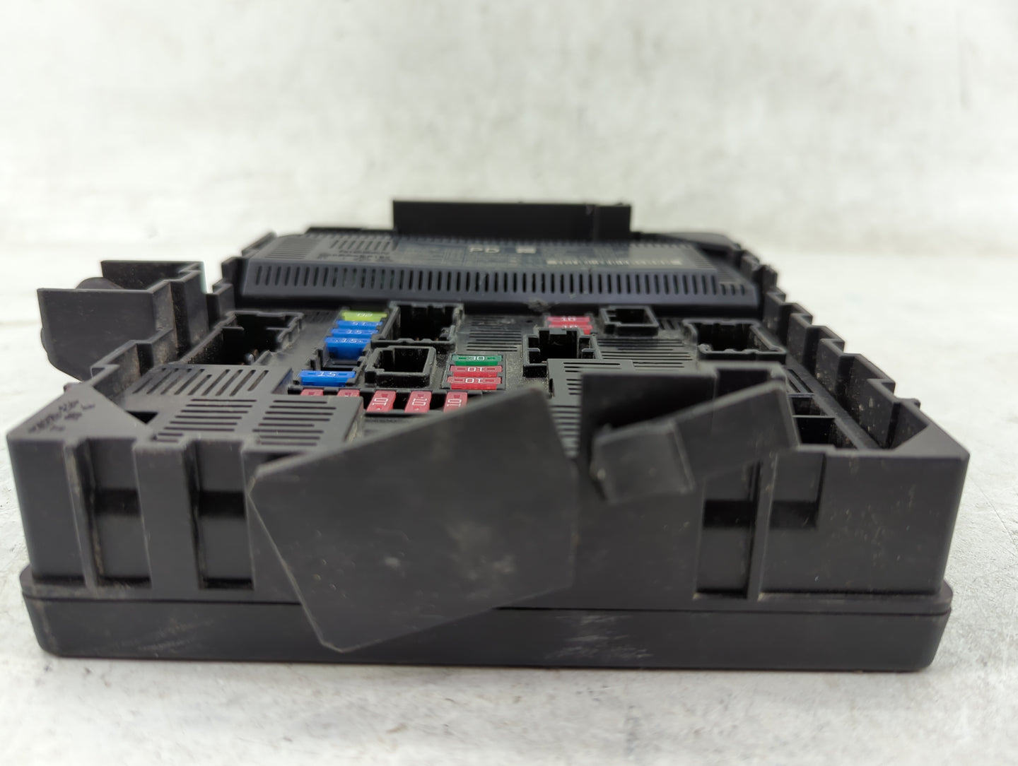2017-2017 Nissan Titan Power Supply Control Module 284b6 Ez30b - Oemusedautoparts1.com