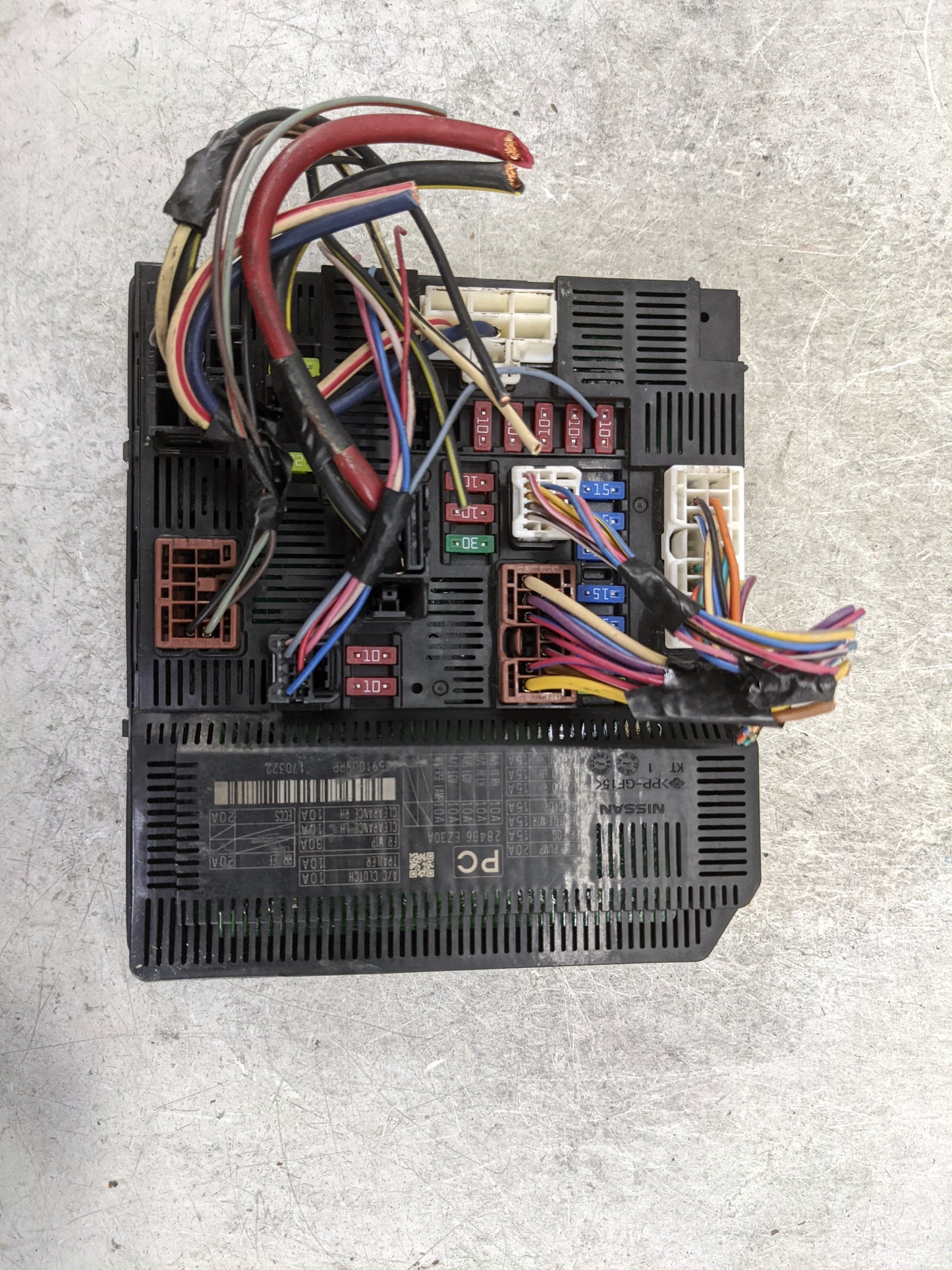 2016-2022 Nissan Titan Fusebox Fuse Box Panel Relay Module P/N:284B6-EZ30A 6359100WRP Fits Fits 2016 2017 2018 2019 2020 202